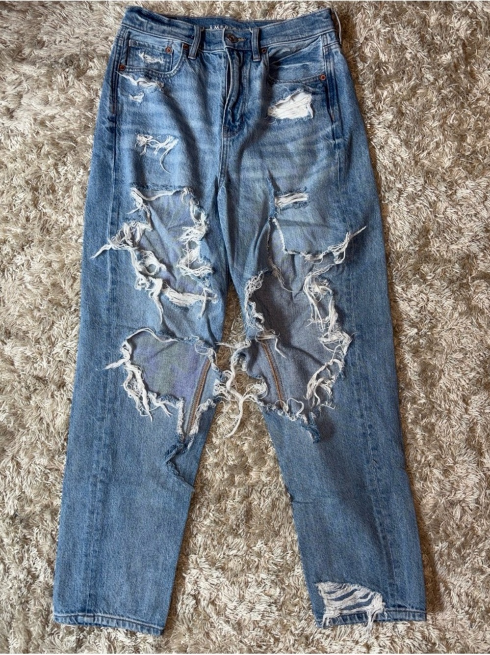 American Eagle Outfitters Light Blue Distressed Boyfriend Jeans - Picture 2 of 7